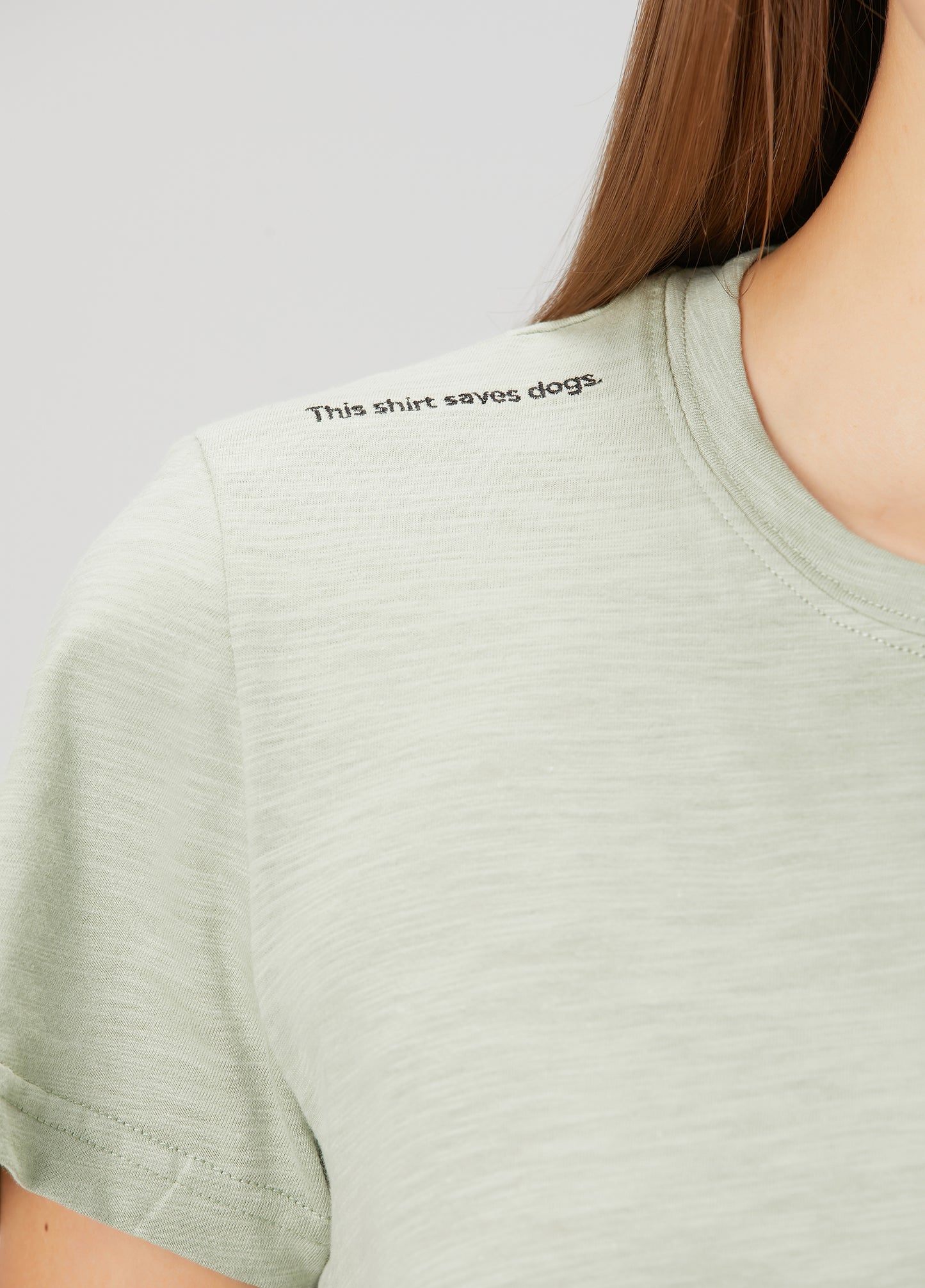 "This Shirt Saves Dogs." T-shirt – Yeşil